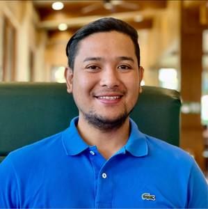 Meet your Posher, Julian strauss